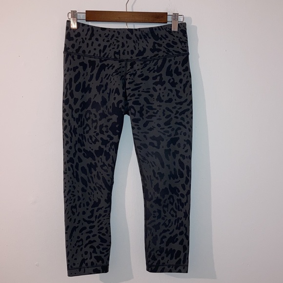 lululemon athletica Pants - Lululemon Cheetah Print Capri Leggings